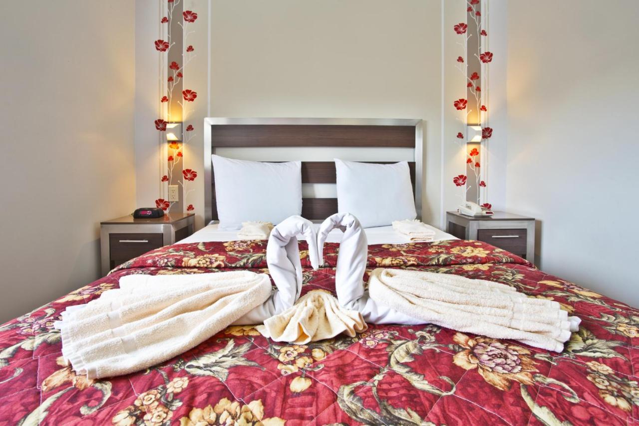 Commack Inn Hotel 4*